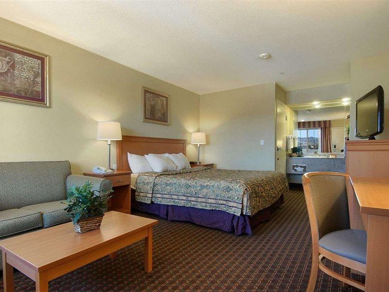 Days Inn By Wyndham Hayward Airport Exterior foto