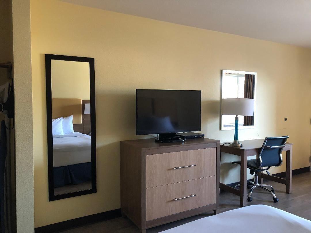 Days Inn By Wyndham Hayward Airport Exterior foto